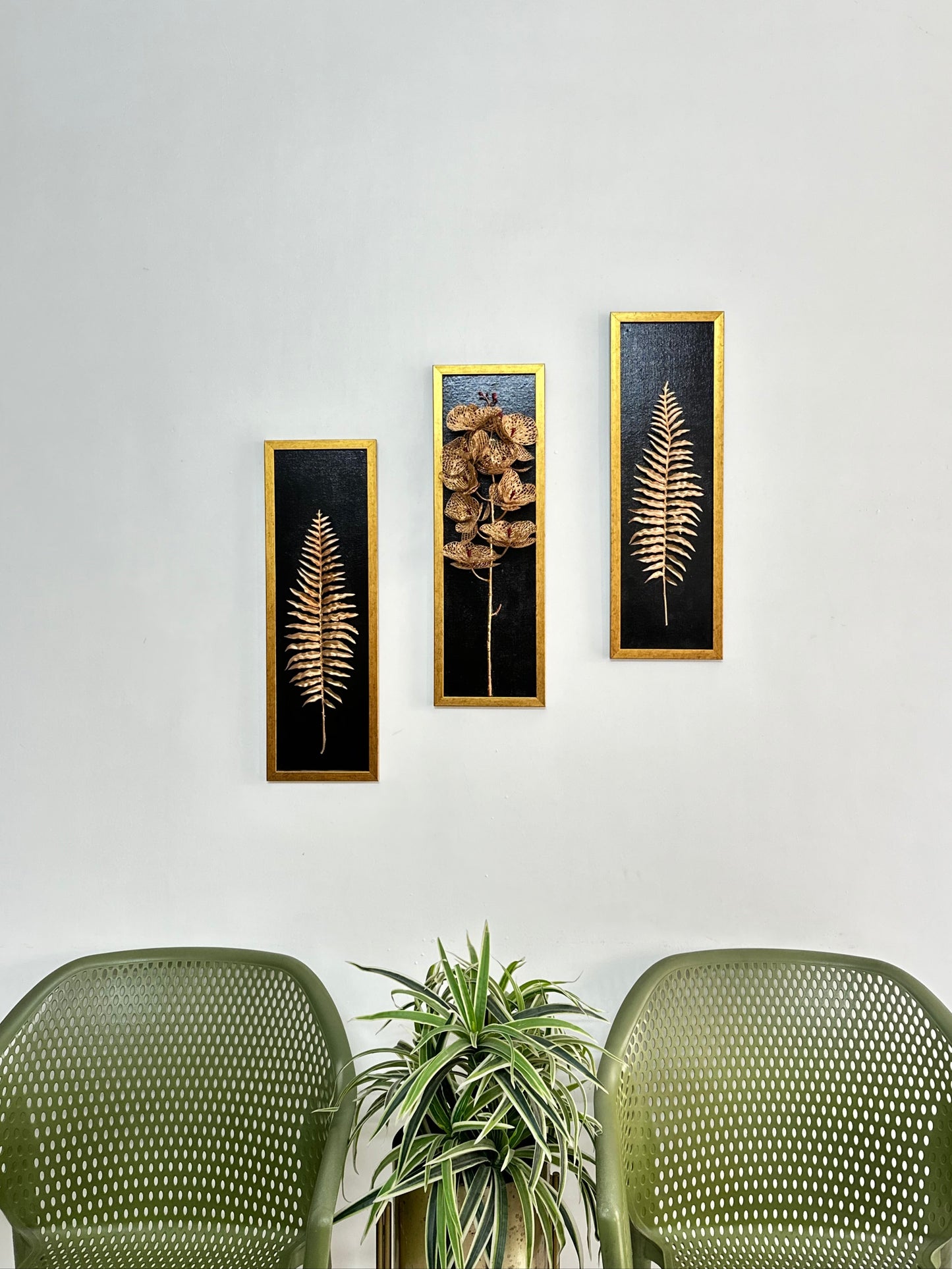 Wall Decor - Artificial floral decor (Set of 3)